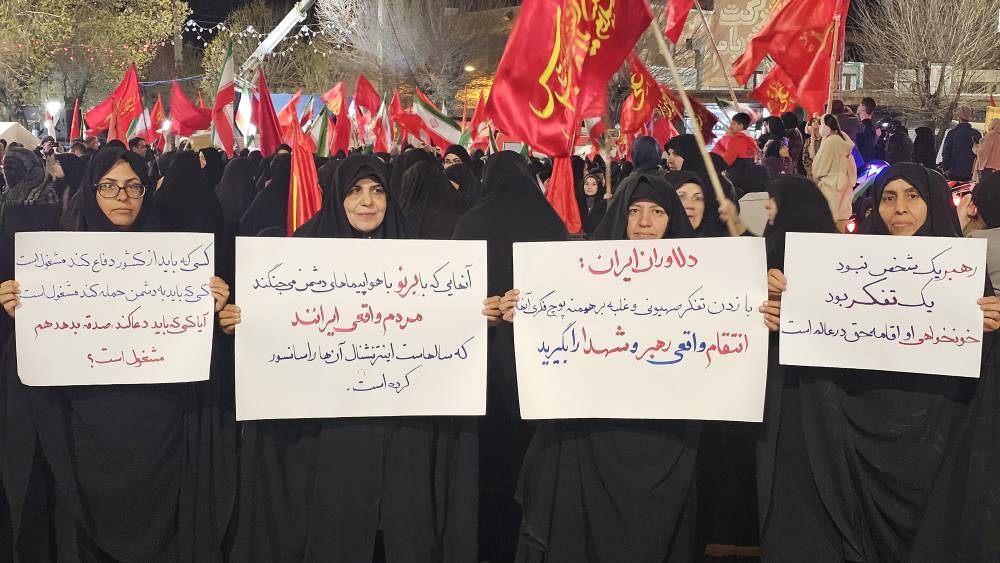 فیلم/نمایش همبستگی مردم آباده در سایه پرچم ایران