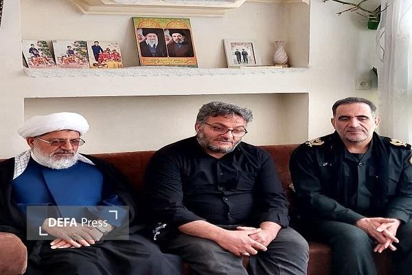 دیدار رئیس سازمان عقیدتی سیاسی فراجا با خانواده شهدای وظیفه «حمیدرضا و علیرضا زارعی» دیدار رئیس سازمان عقیدتی سیاسی فراجا با خانواده شهدای وظیفه «حمیدرضا و علیرضا زارعی»