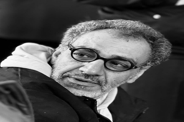 جامعه هنرمندان پای کار کشور محکم ایستاده‌ است