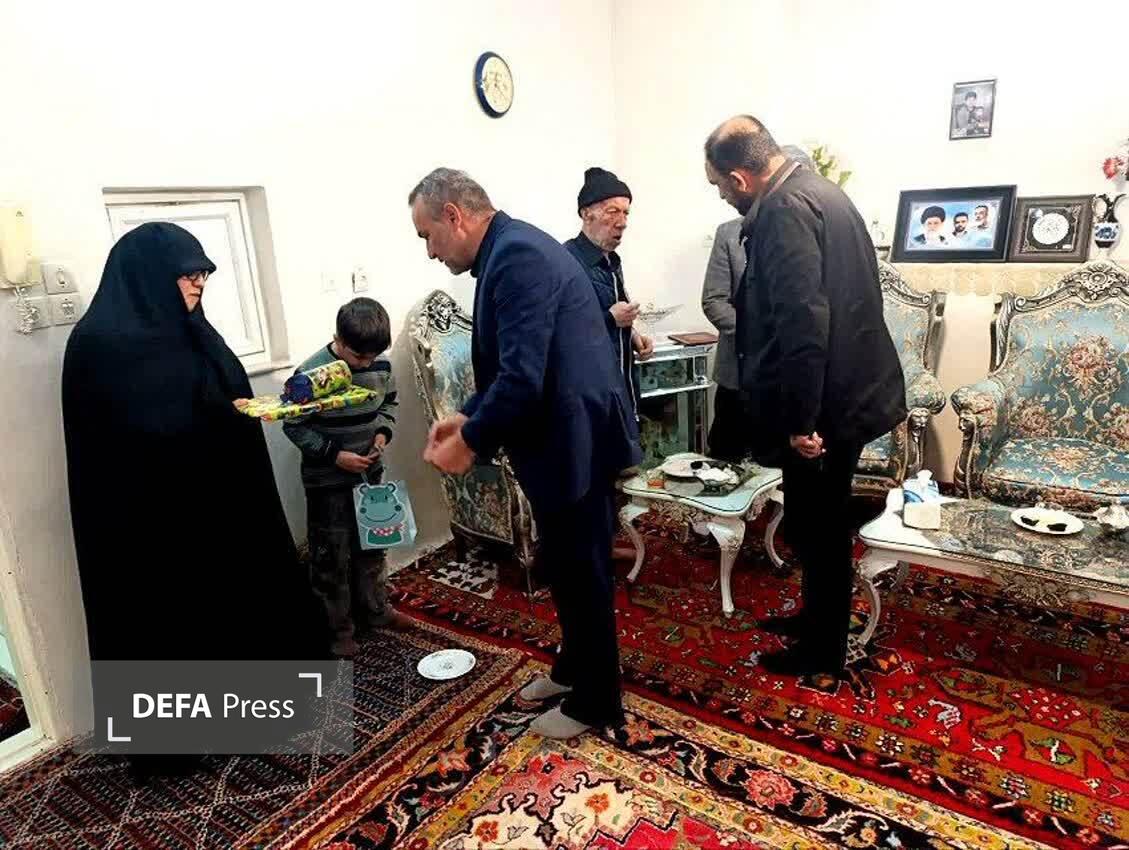 دیدار مسئولان بسیج با خانواده شهیدان والامقام حجت و علی پرنیان در تبریز