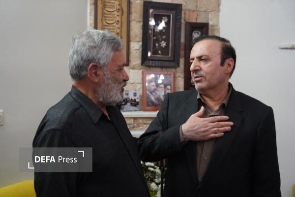 استاندار قزوین با خانواده شهید کاپیتان محمد عزیزی دیدار کرد