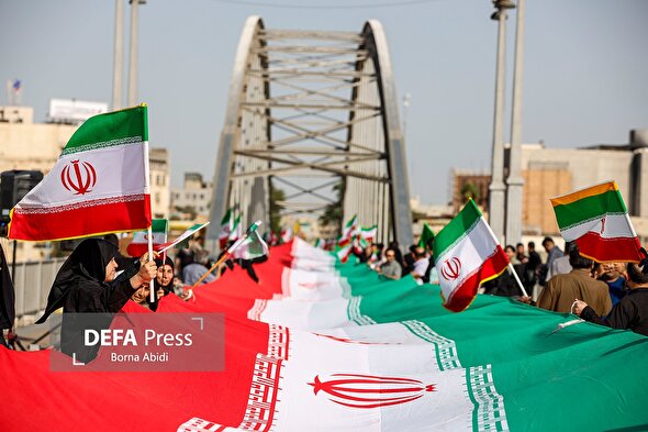 زنجیره انسانی بر روی پل سفید اهواز