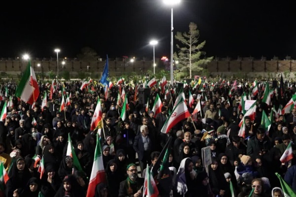 تصاویر/ چهلم شهدای دانش آموز مدرسه شجره طیبه میناب در بیرجند