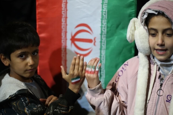 تصاویر/ حضور کودکان ایلامی در اربعین شهدای جنگ رمضان