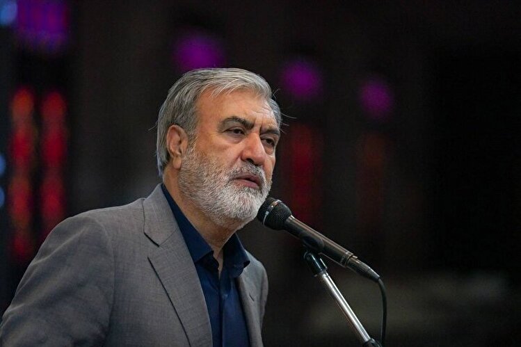 عزیزی خطاب به ترامپ: گفته بودیم راهی جز تسلیم ندارید