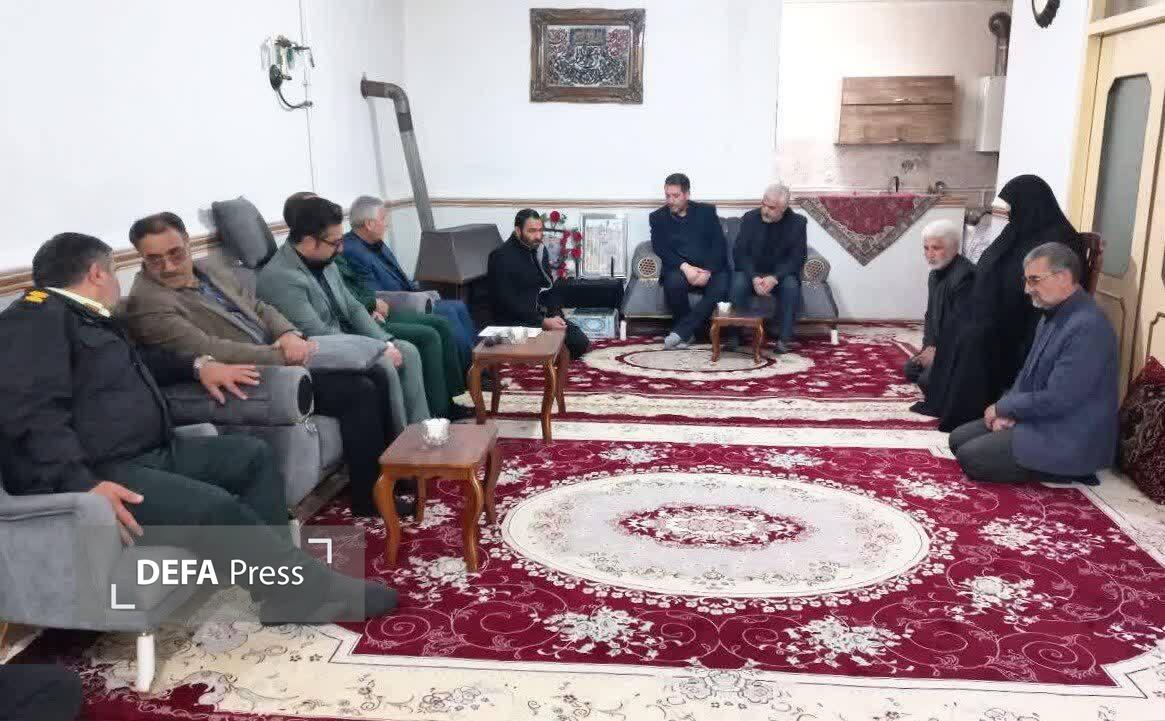 دیدار مدیرکل بنیاد شهید آذربایجان شرقی با خانواده شهدای والامقام «جنگ سوم تحمیلی» در هشترود