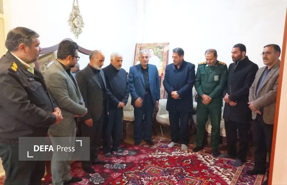 دیدار مدیرکل بنیاد شهید آذربایجان شرقی با خانواده شهدای والامقام «جنگ سوم تحمیلی» در هشترود