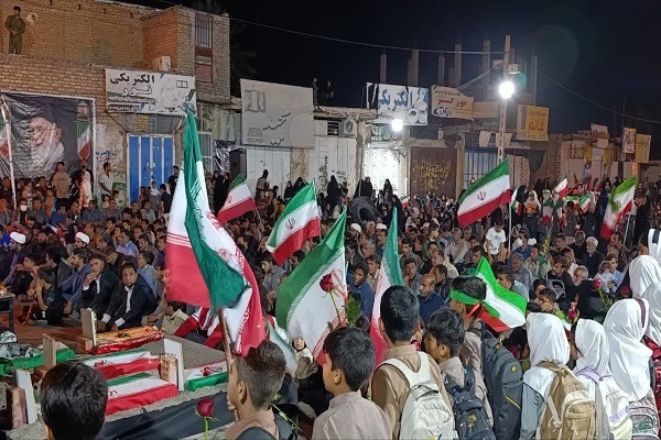 شکوه حضور مردم رودبار جنوب در ویژه‌برنامه اربعین رهبر شهید و شهدای مدرسه میناب+تصاویر