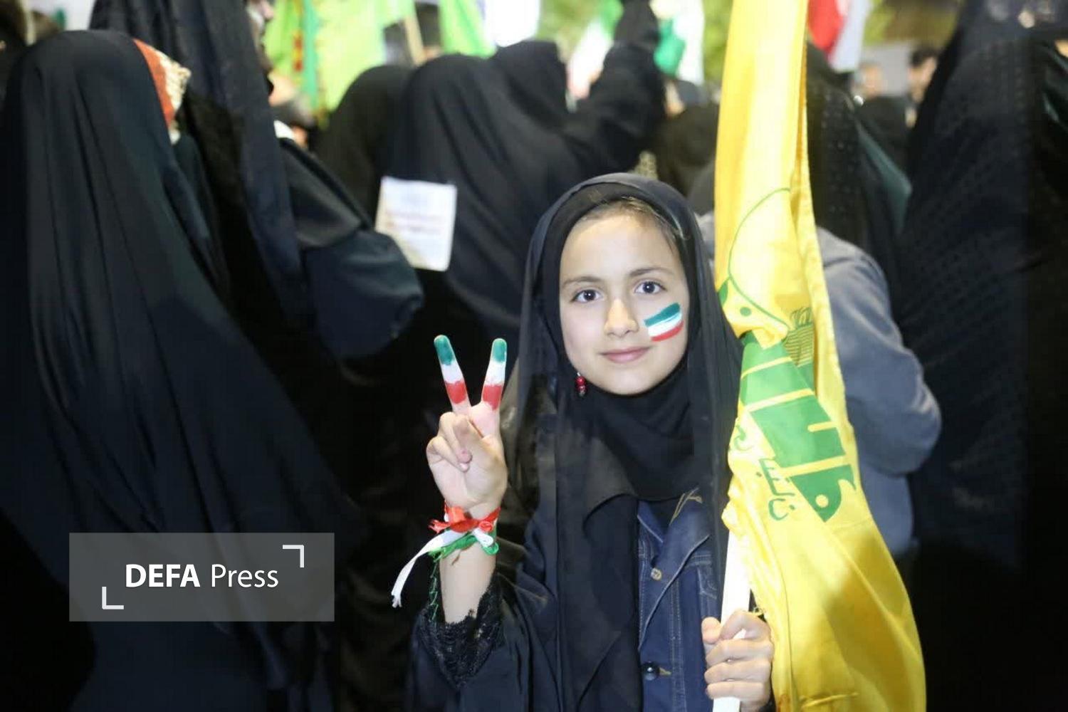 همبستگی ملی در تجمعات شبانه مردم ایران برای دفاع از کشور+ تصاویر و فیلم همبستگی ملی در تجمعات شبانه مردم ایران برای دفاع از کشور+ تصاویر و فیلم