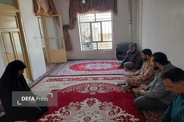 دیدار مدیرکل حفظ آثار و نشر ارزشهای دفاع مقدس و مقاومت استان با خانواده شهید سجاد نادری دیدار مدیرکل حفظ آثار و نشر ارزشهای دفاع مقدس و مقاومت استان با خانواده شهید سجاد نادری