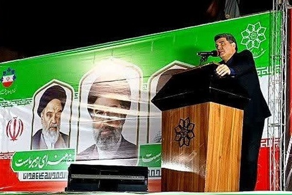 پشت نیروهای مسلح سد عظیمی بنام مردم وجود دارد