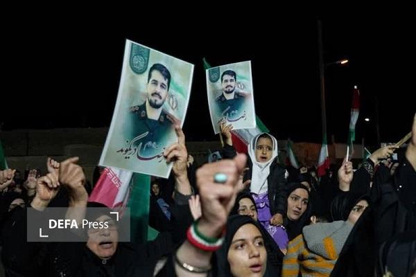 تجمع مردم خرم آباد در حمایت از رزمندگان اسلام+ عکس تجمع مردم خرم آباد در حمایت از رزمندگان اسلام+ عکس