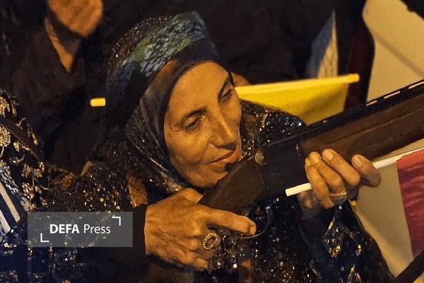 نان بلوط میخوریم، با برنو میجنگیم نان بلوط میخوریم، با برنو میجنگیم