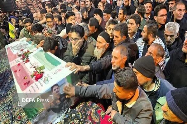 پیکر شهید «محمد امینی پور» در سلسله تشییع شد+ عکس پیکر شهید «محمد امینی پور» در سلسله تشییع شد+ عکس