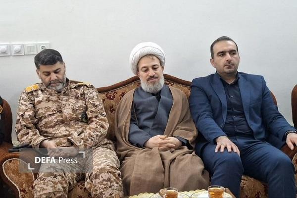 دیدار مسئولان میاندورود با خانواده شهدای جنگ رمضان در نوروز + تصاویر