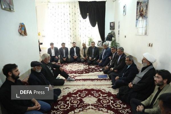 دیدار استاندار خراسان رضوی با خانواده شهید سرگرد «عبدالمجید مرادپور» در کاشمر+ تصاویر دیدار استاندار خراسان رضوی با خانواده شهید سرگرد «عبدالمجید مرادپور» در کاشمر+ تصاویر