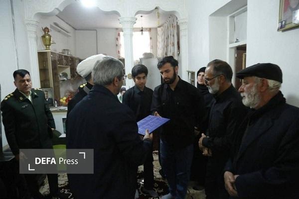 دیدار استاندار خراسان رضوی با خانواده شهید سرگرد «عبدالمجید مرادپور» در کاشمر+ تصاویر دیدار استاندار خراسان رضوی با خانواده شهید سرگرد «عبدالمجید مرادپور» در کاشمر+ تصاویر