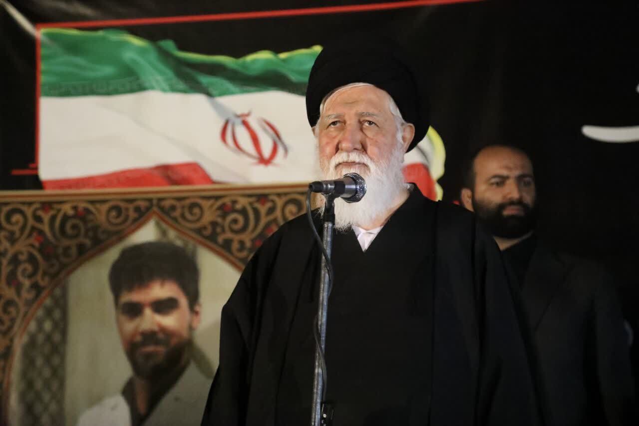 آیت‌الله علم‌الهدی: حضور مردم بزرگ‌ترین عامل شکست دشمن است