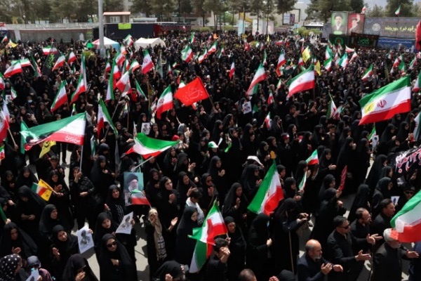 تصاویر/ چهل روز گذشت؛ راه «پدر امت» همچنان پر رهرو؛ حماسه‌ی حضور مردم خراسان‌جنوبی در استمرار انقلاب