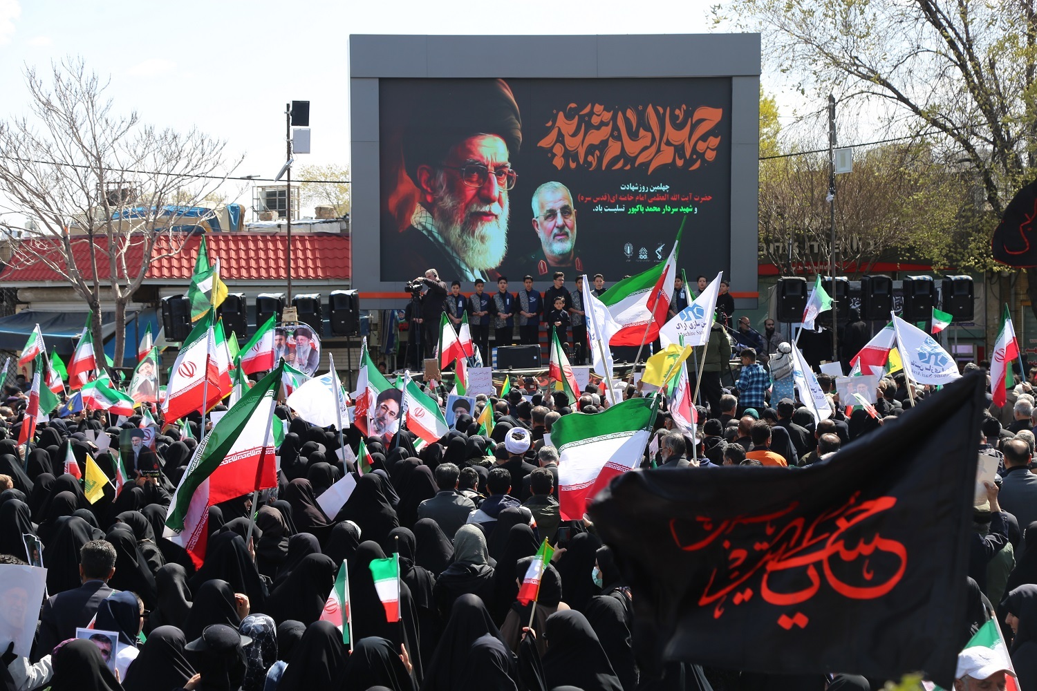 تصاویر/ چهلمین روز شهادت قائد شهید امت و سپهبد شهید محمد پاکپور فرمانده کل سپاه پاسداران انقلاب اسلامی+ فیلم