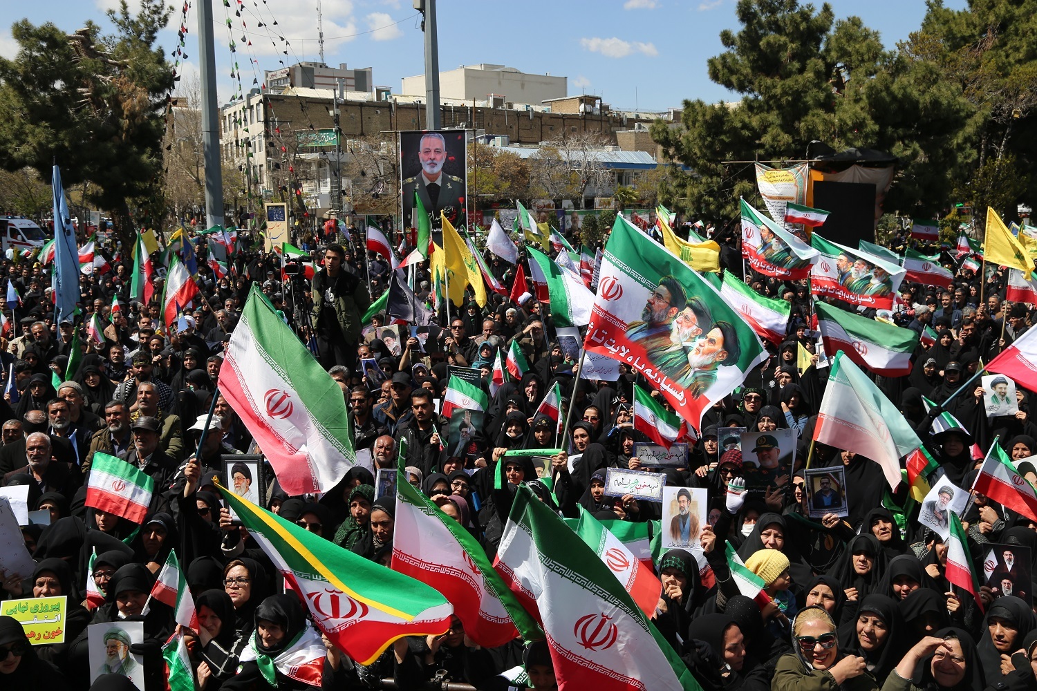 تصاویر ۲/ چهلمین روز شهادت قائد شهید امت و سپهبد شهید محمد پاکپور فرمانده کل سپاه پاسداران انقلاب اسلامی