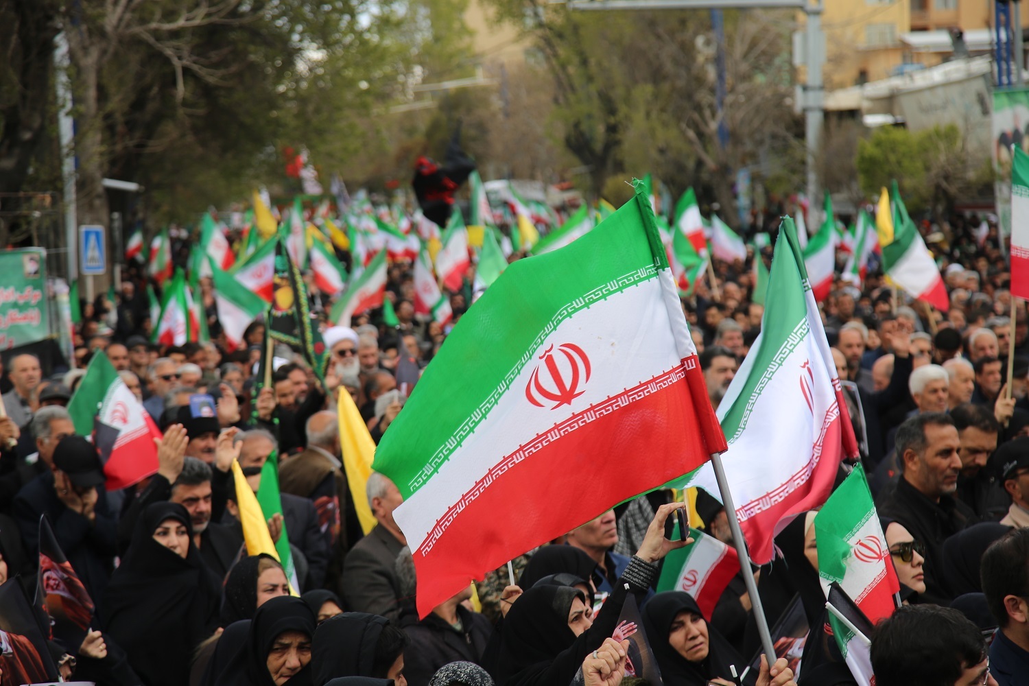 فیلم/حضور حماسی ارومیه‌ای‌ها در اربعین قائد شهید امت اسلام