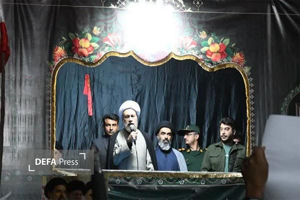 قرآن راهنمای ملت ایران در حمایت از جبهه مقاومت است قرآن راهنمای ملت ایران در حمایت از جبهه مقاومت است