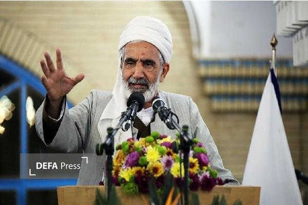 رهبر شهید وحدت و افزایش توان دفاعی را از الزامات عزت مسلمانان می‌دانستند