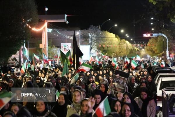 آیین تشییع پیکر مطهر دانش‌آموز شهیده حنانه علی‌زاده شیخطبقی در بوئین‌زهرا برگزار شد