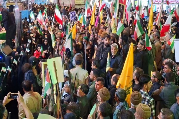 فیلم/ حضور سران ایلات عشایر خراسان شمالی با تفنگ برنو در شب اربعین شهادت رهبر شهید