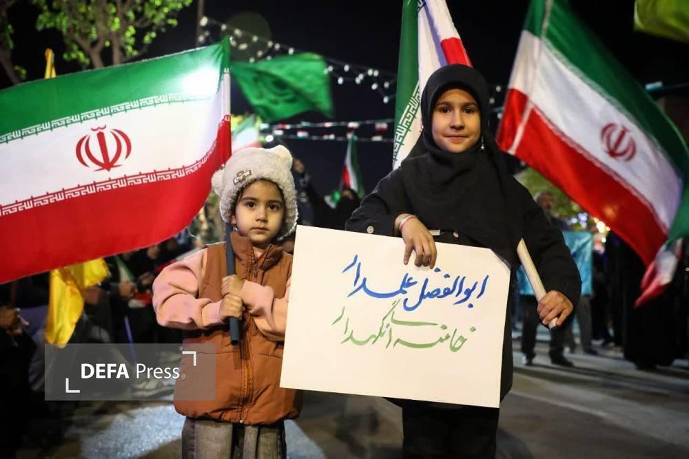 همبستگی ملی در تجمعات شبانه مردم ایران برای دفاع از کشور+ تصاویر و فیلم همبستگی ملی در تجمعات شبانه مردم ایران برای دفاع از کشور+ تصاویر و فیلم