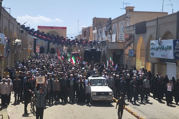 تصاویر/ حمایت قاطع یزدی‌ها از «انقلاب اسلامی» با حضور در نماز جمعه