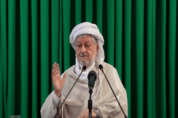 امام جمعه پاوه: امنیت پایدار ثمره پیوند عمیق رهبری و ملت است