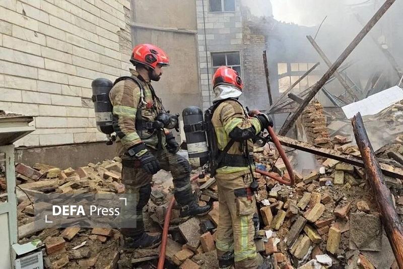 ملکی: نجات ۴۲۷ نفر از زیرآوار در جنگ تحمیلی سوم/ ۳۹۹ حادثه توسط آتشنشانی تهران مدیریت شد ملکی: نجات ۴۲۷ نفر از زیرآوار در جنگ تحمیلی سوم/ ۳۹۹ حادثه توسط آتشنشانی تهران مدیریت شد