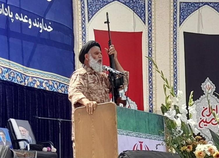 امام جمعه اهواز: دشمن پشت میز مذاکره به دنبال پیروزی است