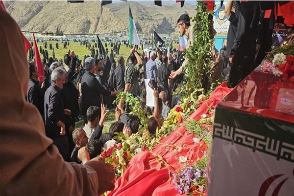 پیکر شهید خادمی در زادگاهش‌ فسا آرام گرفت