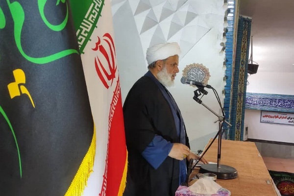 نیروهای مسلح با انگشت روی ماشه گوش به فرمان رهبری هستند