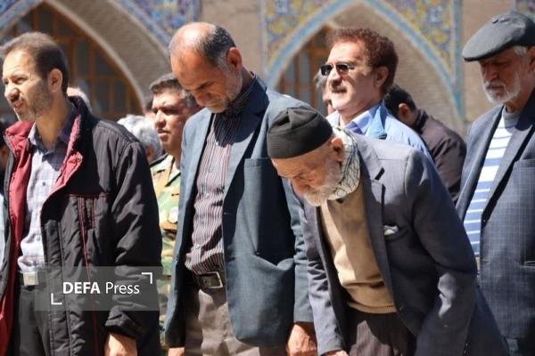 قزوین امروز یکصدا و پرچمزنان، سروان شهید دانشور، را بدرقه کرد قزوین امروز یکصدا و پرچمزنان، سروان شهید دانشور، را بدرقه کرد