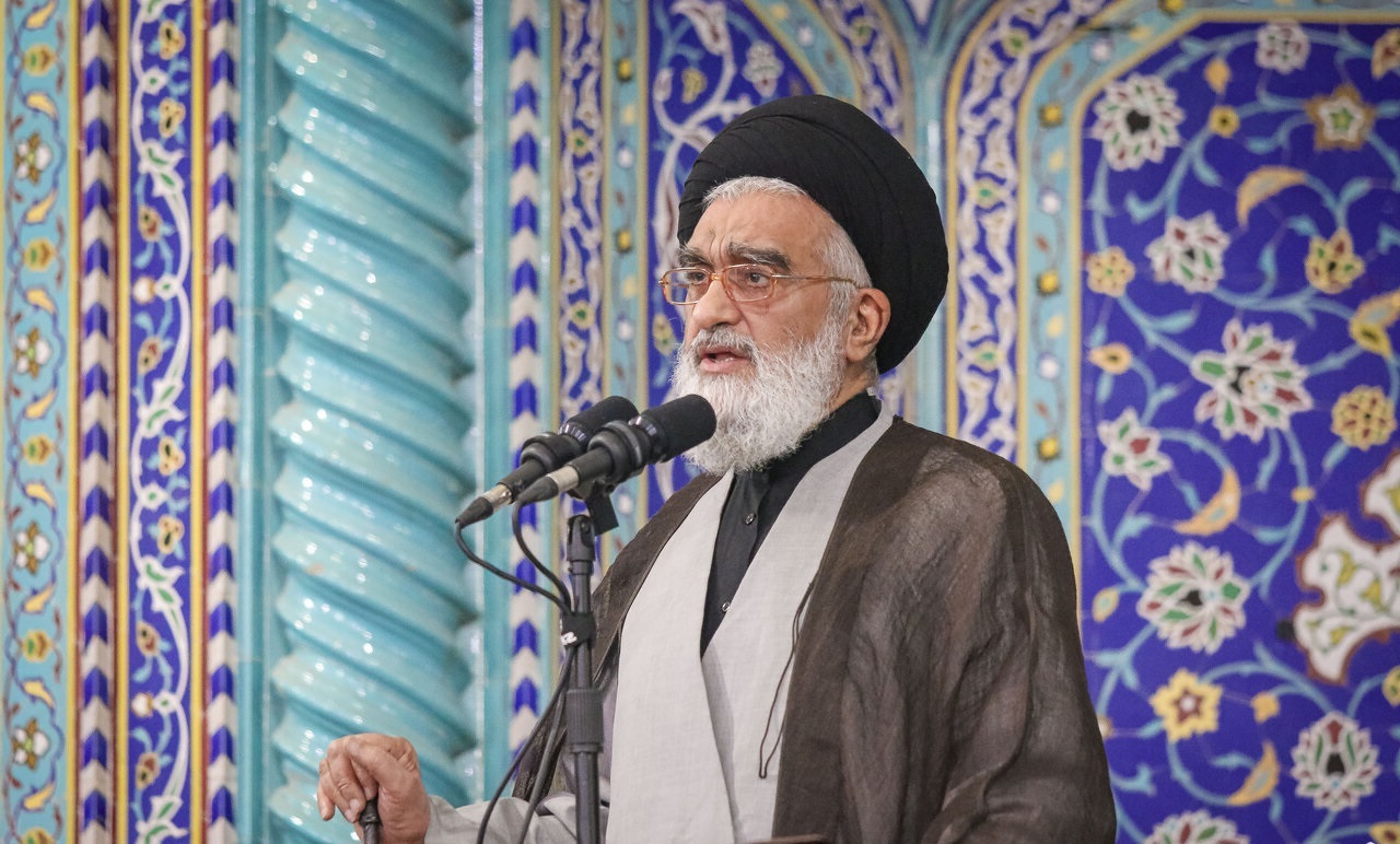 ملت ایران با تبدیل عزا به حماسه هیمنه پوشالی ترامپ قمارباز را فرو ریخت