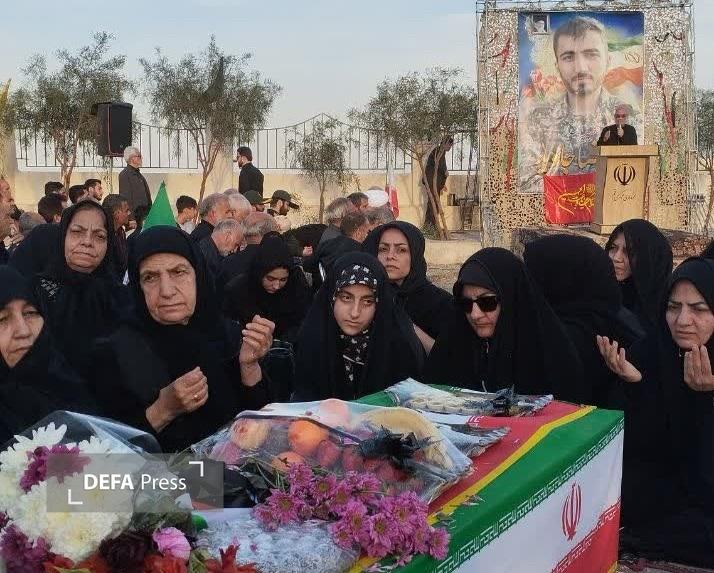 ادای احترام گروه جهادی شکوه زندگی قم به شهدای روستای کاج ادای احترام گروه جهادی شکوه زندگی قم به شهدای روستای کاج