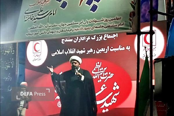 تداوم حضور مردم سنندج در چهل‌ودومین شب میدان‌داری حمایت از ایران