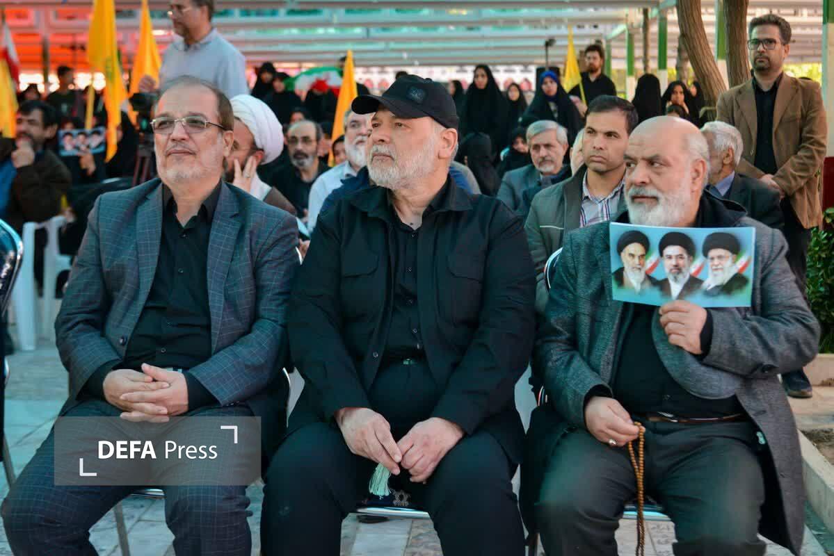 آیین «بعثت خون» همزمان با هفته هنر انقلاب اسلامی در قم برگزار شد آیین «بعثت خون» همزمان با هفته هنر انقلاب اسلامی در قم برگزار شد