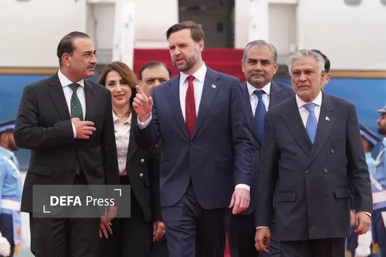 مذاکرات ایران و آمریکا در اسلامآباد/ معاون ترامپ وارد پاکستان شد مذاکرات ایران و آمریکا در اسلامآباد/ معاون ترامپ وارد پاکستان شد