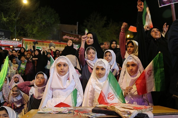 تصاویر/ برگزاری مراسم اربعین شهدای دانش‌آموز و معلم میناب در خراسان شمالی