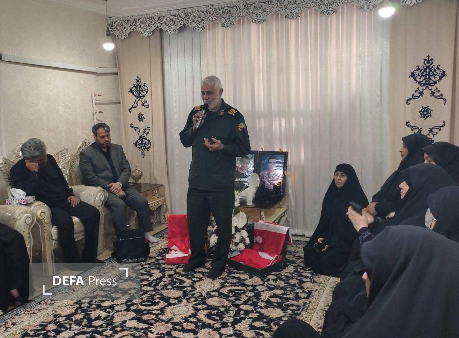 سردار مرادحاجتی: دشمن همان قدر از مردن هراس دارد که ما از شهادت استقبال میکنیم سردار مرادحاجتی: دشمن همان قدر از مردن هراس دارد که ما از شهادت استقبال میکنیم