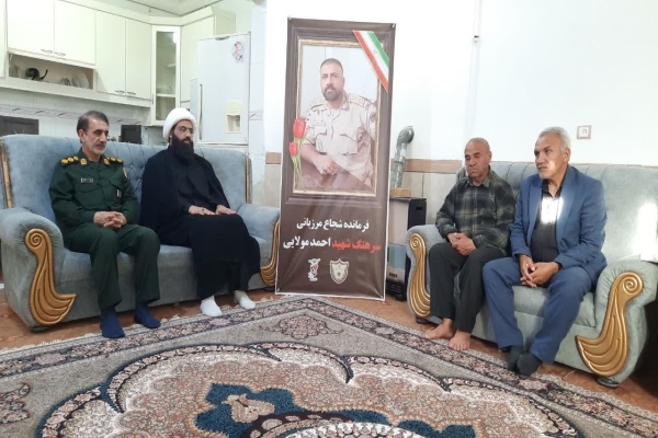 تصاویر/ دیدار مدیرکل حفظ آثار ونشر ارزشهای دفاع مقدس ومقاومت ایلام با خانواده‌های شهدای جنگ رمضان