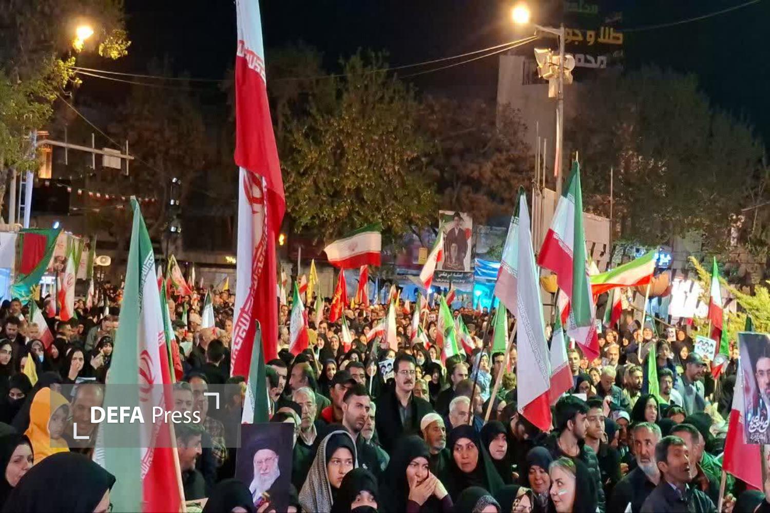 همبستگی ملی در تجمعات شبانه مردم ایران برای دفاع از کشور+ تصاویر و فیلم