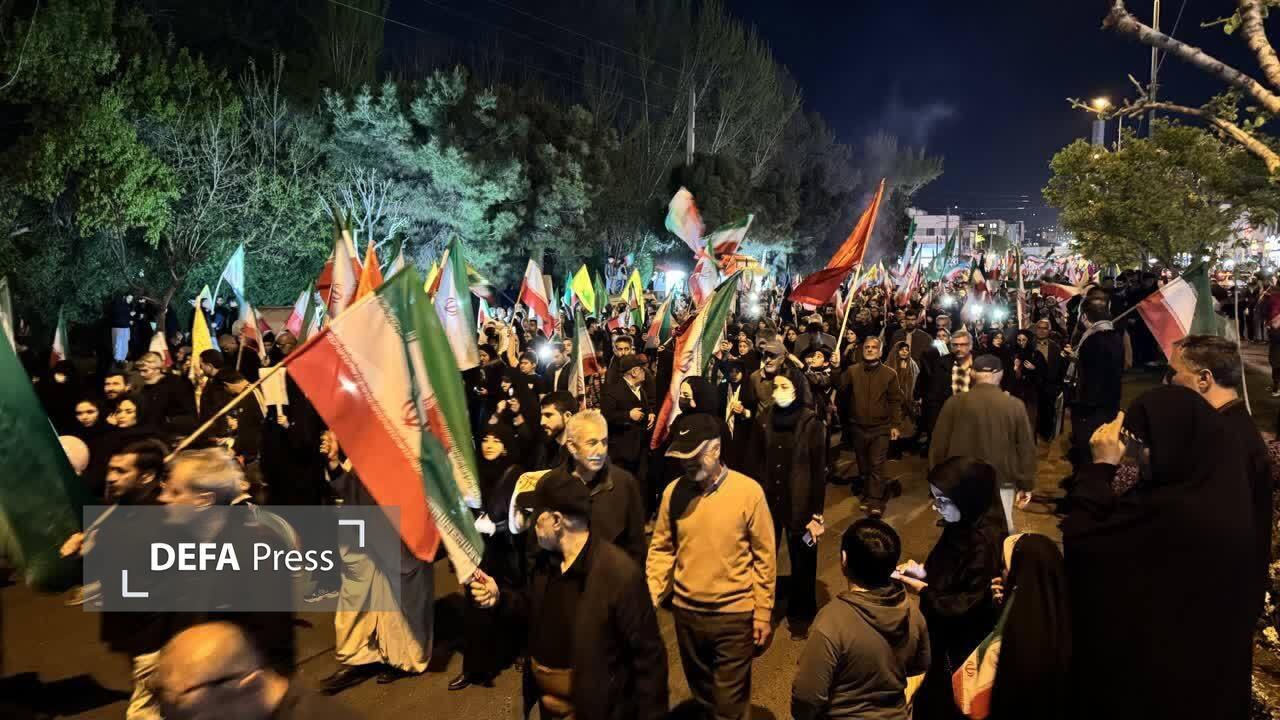 همبستگی ملی در تجمعات شبانه مردم ایران برای دفاع از کشور+ تصاویر و فیلم