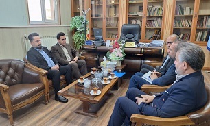 مقاومت و ایثار کارگران و کارفرمایان لرستان در عرصه اقتصادی