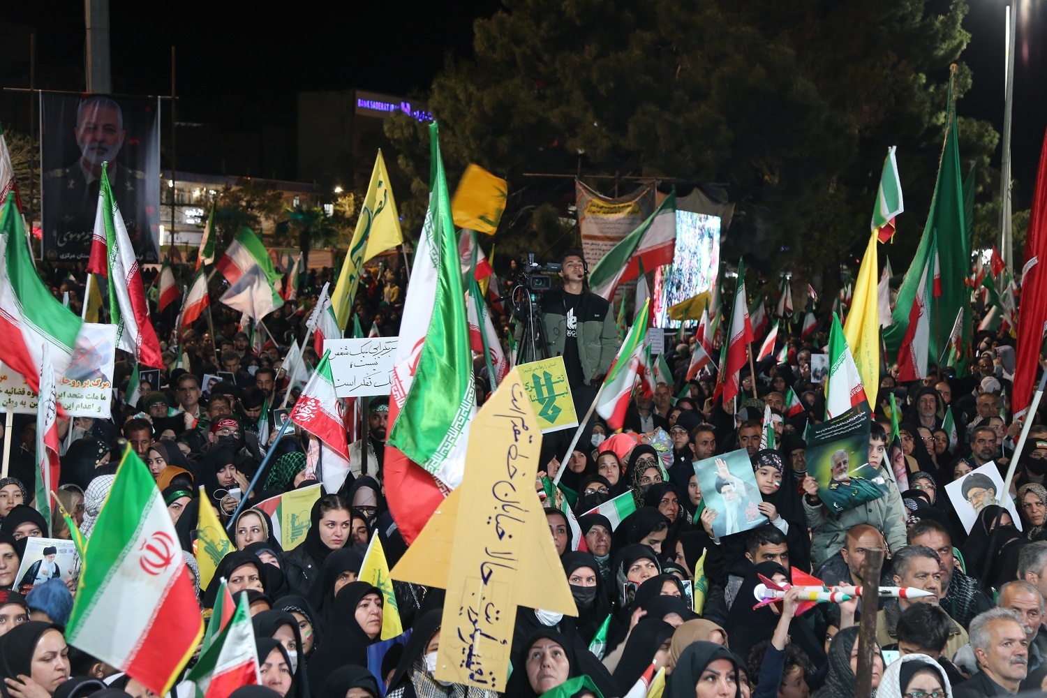 تصاویر/ استمرار حضور حماسی مردم خراسان شمالی در دفاع از وطن